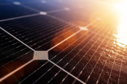 ربات های شست وشوی پنل خورشیدی در کشور به تولید رسید