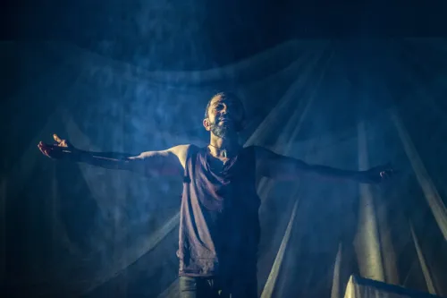 الان در آینده خودم هستم