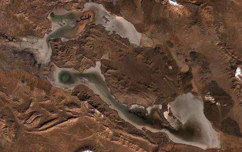 بررسی تغییر مساحت آبی تالاب های كشور با تصاویر ماهواره ای